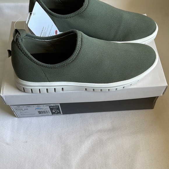 Aqua College Women’s Felicity Waterproof Olive Knit Slip On Sneakers Size 8.5M. - Picture 4 of 7